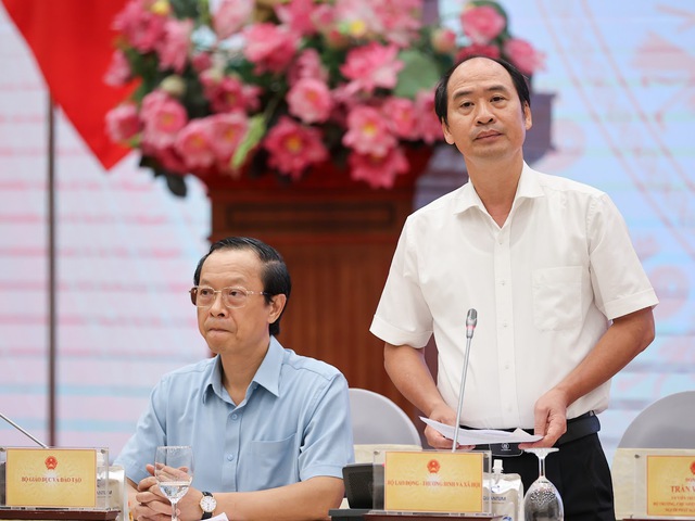 Thứ trưởng Bộ Lao động - Thương binh và Xã hội Nguyễn Văn Hồi thông tin về vụ việc Mái ấm Hoa hồng, Quận 12, TPHCM. Ảnh: Phạm Đông