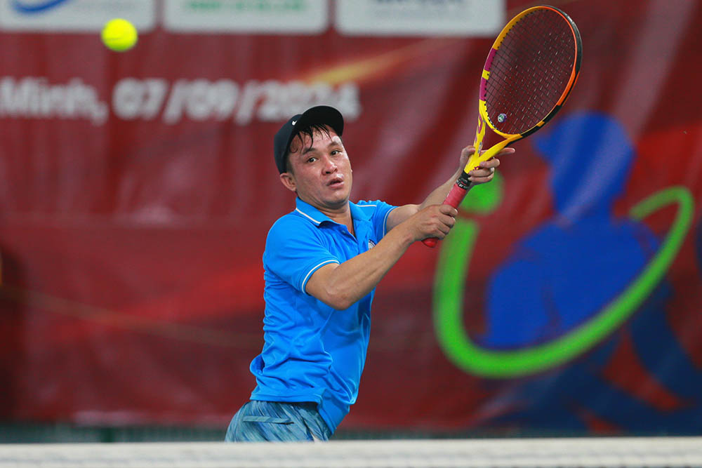 Giải quần vợt gây quỹ mang mái ấm đến người dân Quảng Nam có hơn 100 tay vợt tham dự. Ảnh: Quốc An