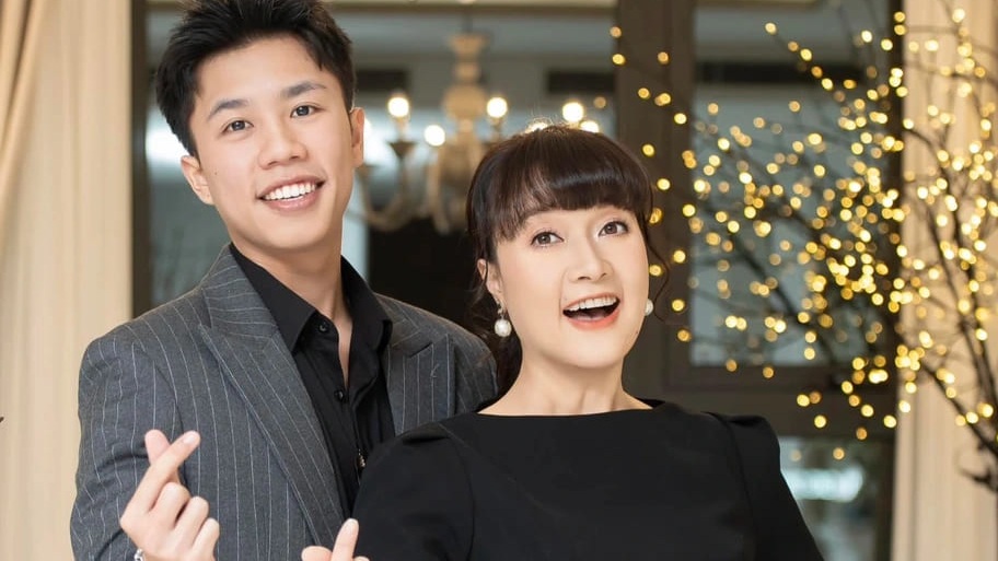 Nghệ sĩ Vân Dung và con trai Long Vũ. Ảnh: Facebook nhân vật