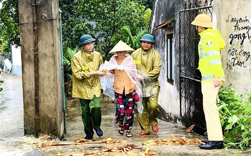 Bộ Công an đã huy động hơn 100.000 người tham gia phòng chống bão số 3 và mưa lũ. Ảnh: Bộ Công an
