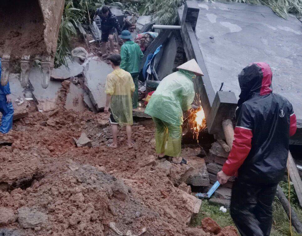 Hiện trường vụ sạt lở vùi lấp cả nhà 5 người ở Hòa Bình. Ảnh: Đơn vị cung cấp