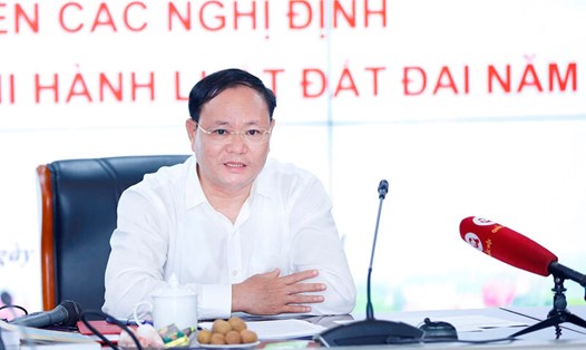 Thứ trưởng Bộ Tài nguyên và Môi trường Lê Minh Ngân cho rằng, việc điều chỉnh bảng giá đất phải phù hợp từng khu vực, vị trí, loại đất. Ảnh: Khương Trung