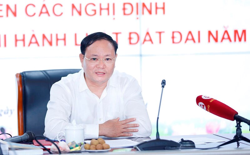 Thứ trưởng Bộ Tài nguyên và Môi trường Lê Minh Ngân cho rằng, việc điều chỉnh bảng giá đất phải phù hợp từng khu vực, vị trí, loại đất. Ảnh: Khương Trung