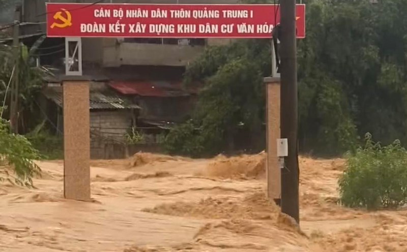 Bão tan nhưng lũ tại Lạng Sơn, Cao Bằng lên nhanh chưa từng thấy. Ảnh: Người dân cung cấp.