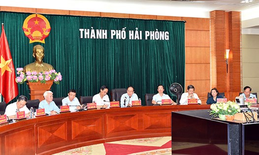 Bí thư Thành ủy Hải Phòng Lê Tiến Châu chỉ đạo khẩn trương khắc phục hậu quả bão số 3. Ảnh: Đại An