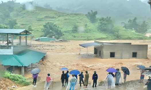 Ảnh hưởng của bão số 3 Yagi, lũ về lúc 2 giờ đêm 8.9 khiến nhiều hộ dân ở vùng cao Yên Bái bị ngập lụt. Ảnh: Người dân cung cấp