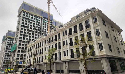 Nhiều dự án chung cư mới đang được rao bán giá ngang ngửa nhà liền kề vùng ven. Ảnh: Cao Nguyên