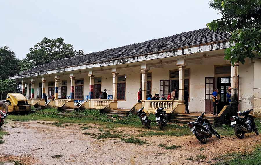 Điểm trường tiểu học bản Nam Tiến 2 trở thành khu vực di dời, sơ tán người dân. Ảnh: Lữ Phú