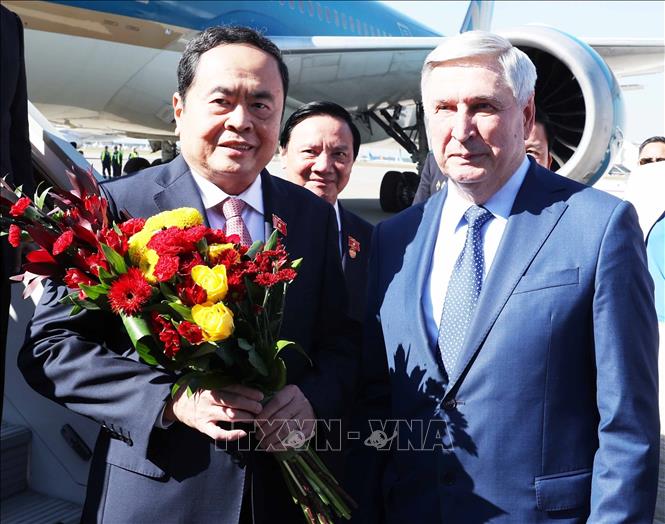 Lễ đón Ủy viên Bộ Chính trị, Chủ tịch Quốc hội Trần Thanh Mẫn tại sân bay quốc tế Vnukovo, Thủ đô Mátxcơva, Nga. Ảnh: TTXVN