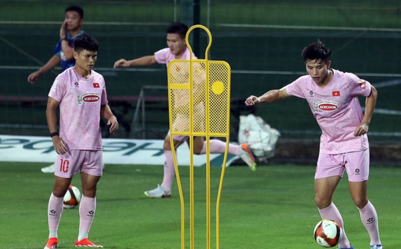 Tuyển Việt Nam tập cường độ cao trước trận gặp Thái Lan. Ảnh: VFF