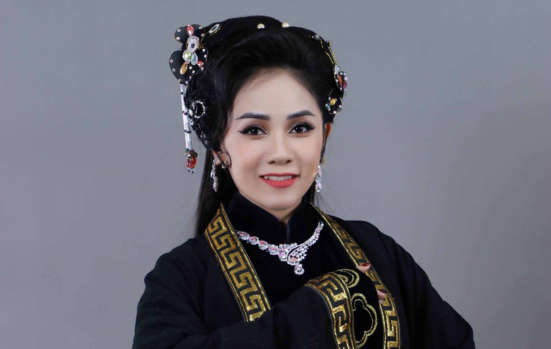 Thy Nhung được nghệ sĩ Hoài Thanh, Đỗ Quyên coi như con ruột