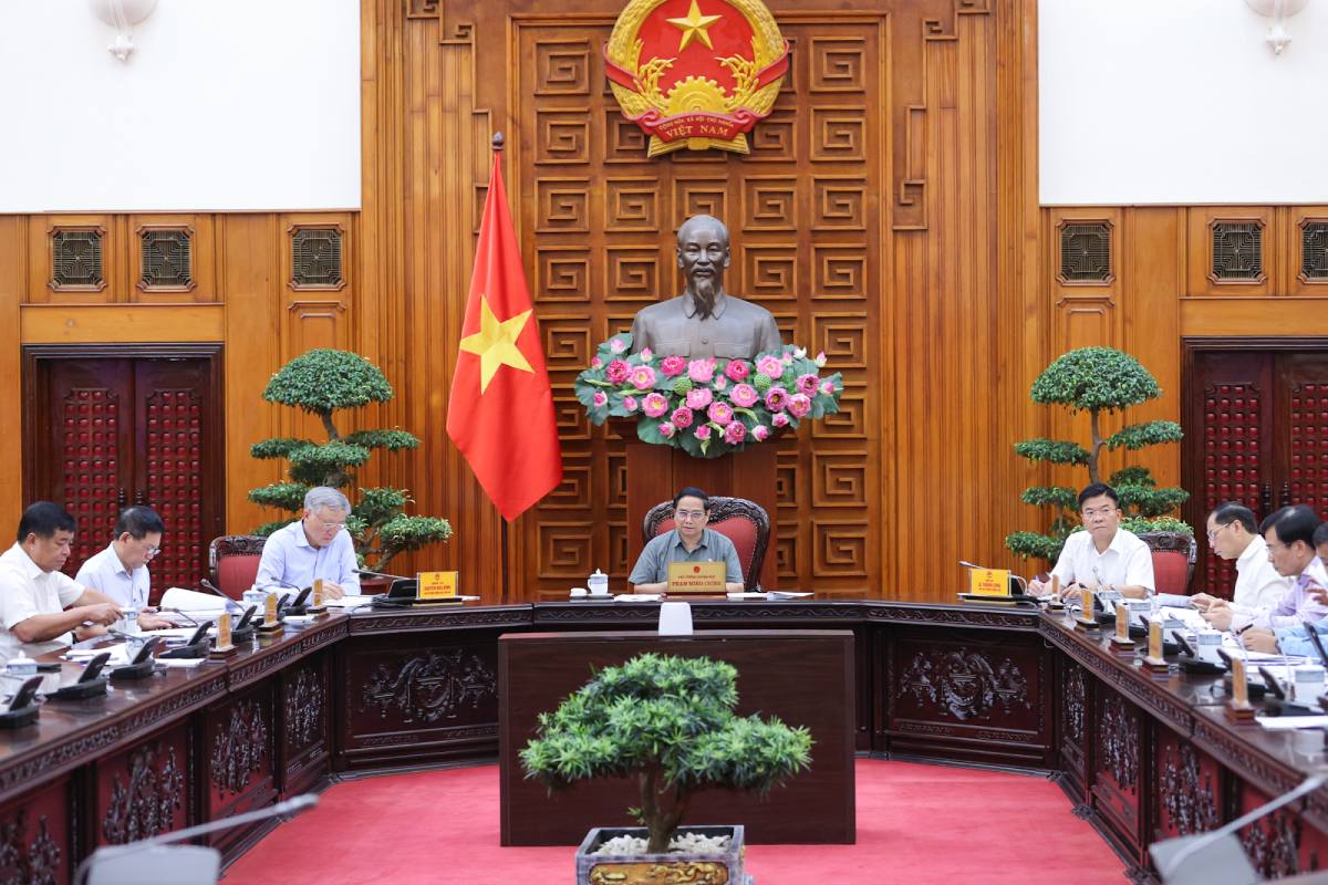Prime Minister Pham Minh Chinh, Head of the Economic and Social Subcommittee of the 14th National Party Congress, chaired the meeting. Photo: Nhat Bac
