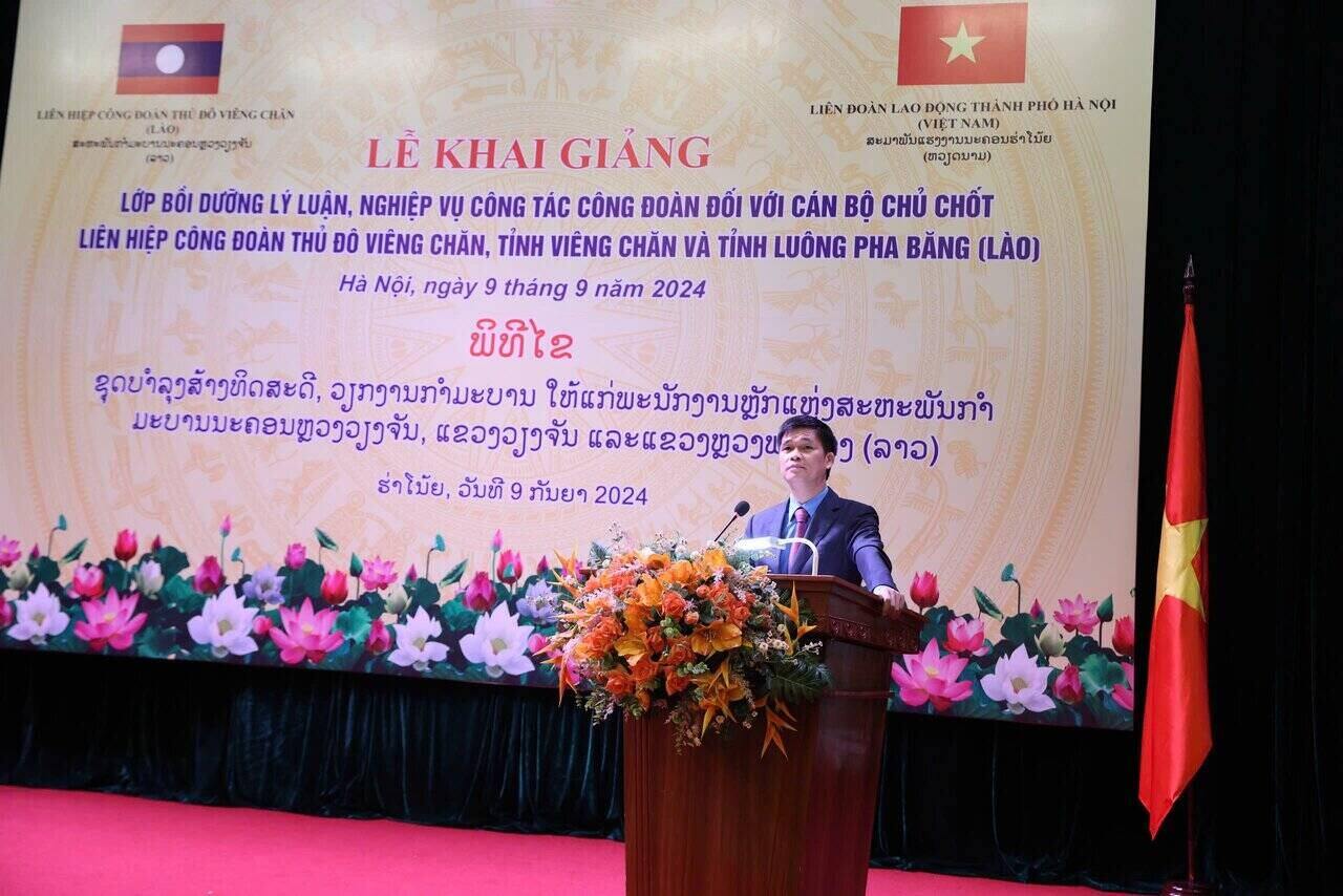 Vice President of the Vietnam General Confederation of Labor Ngo Duy Hieu speaks at the opening ceremony. Photo: Manh Quan