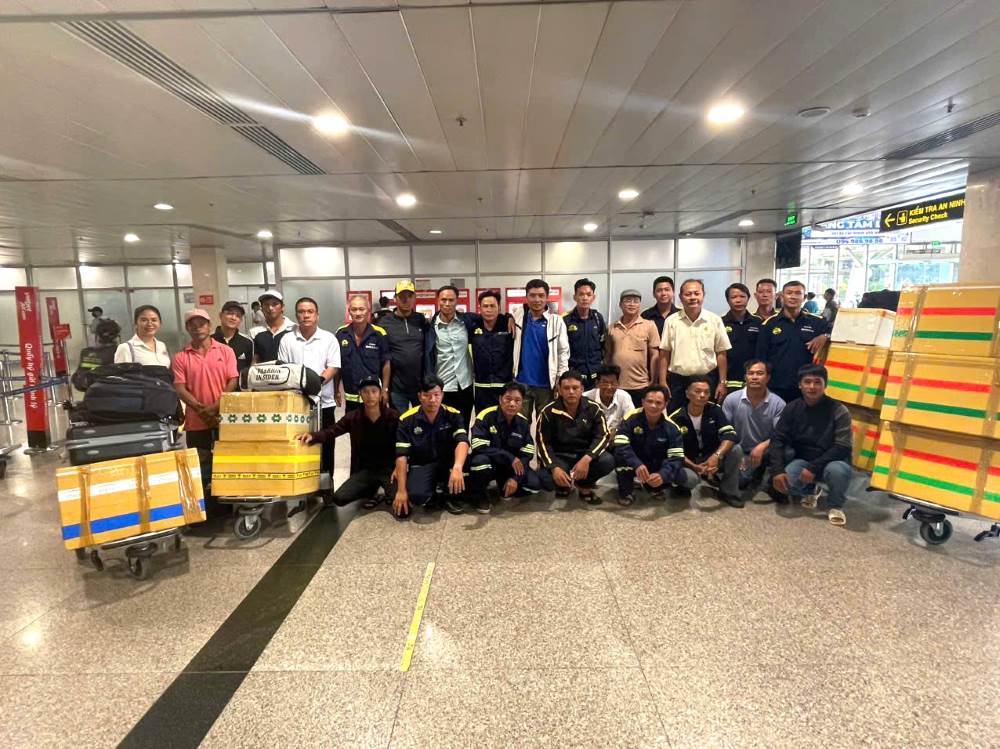 Cán bộ nhân viên cây xanh TPHCM ra Bắc khắc phục bão Yagi.