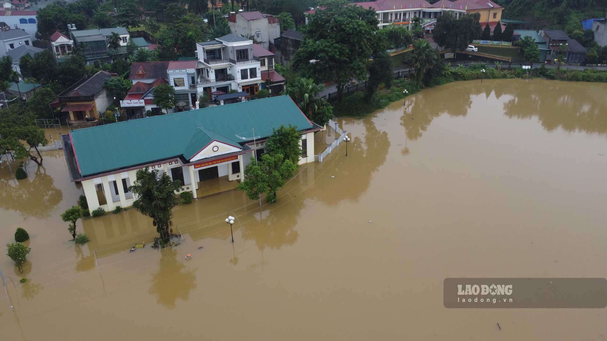 Be on guard against the risk of flash floods and landslides in all areas of the province: Mu Cang Chai, Tram Tau, Van Chan, Van Yen, Tran Yen, Luc Yen, Yen Binh, Nghia Lo town, Yen Bai city.