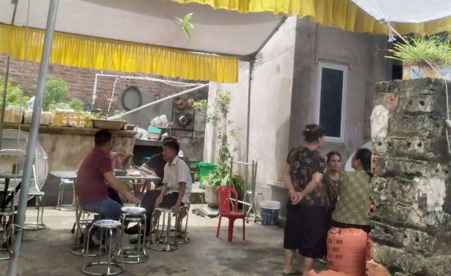 Senior Lieutenant Nguyen Dinh Khiem's family still has many difficulties. Photo: Tran Lam