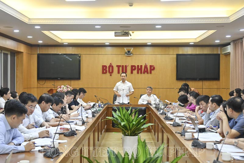 Quy định phát hành trái phiếu doanh nghiệp ra công chúng nhận được nhiều quan tâm trong cuộc họp thẩm định. Ảnh: Bộ Tư pháp