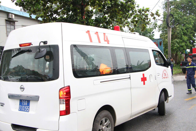 Ambulances are also ready. Photo: Nguyen Tung