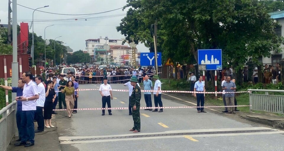 Authorities have cordoned off the scene. Photo: Phung Tho