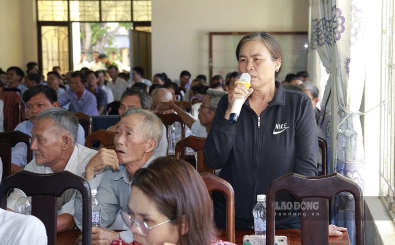 Nhiều cử tri tỉnh Bình Định kiến nghị, phản ánh các nội dung liên quan đến các lĩnh vực đất đai tại xã Bình Nghi (huyện Tây Sơn). Ảnh: Hoài Luân