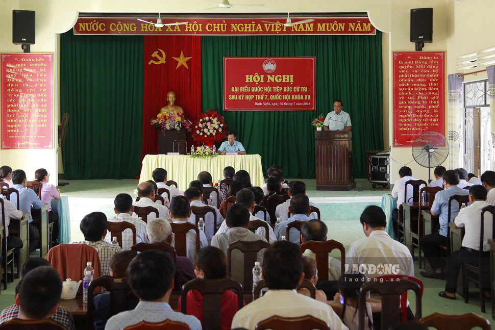 Head of the National Assembly Delegation of Binh Dinh Province Le Kim Toan met with voters in 7 communes and towns south of the Con River (Tay Son District). Photo: Hoai Luan