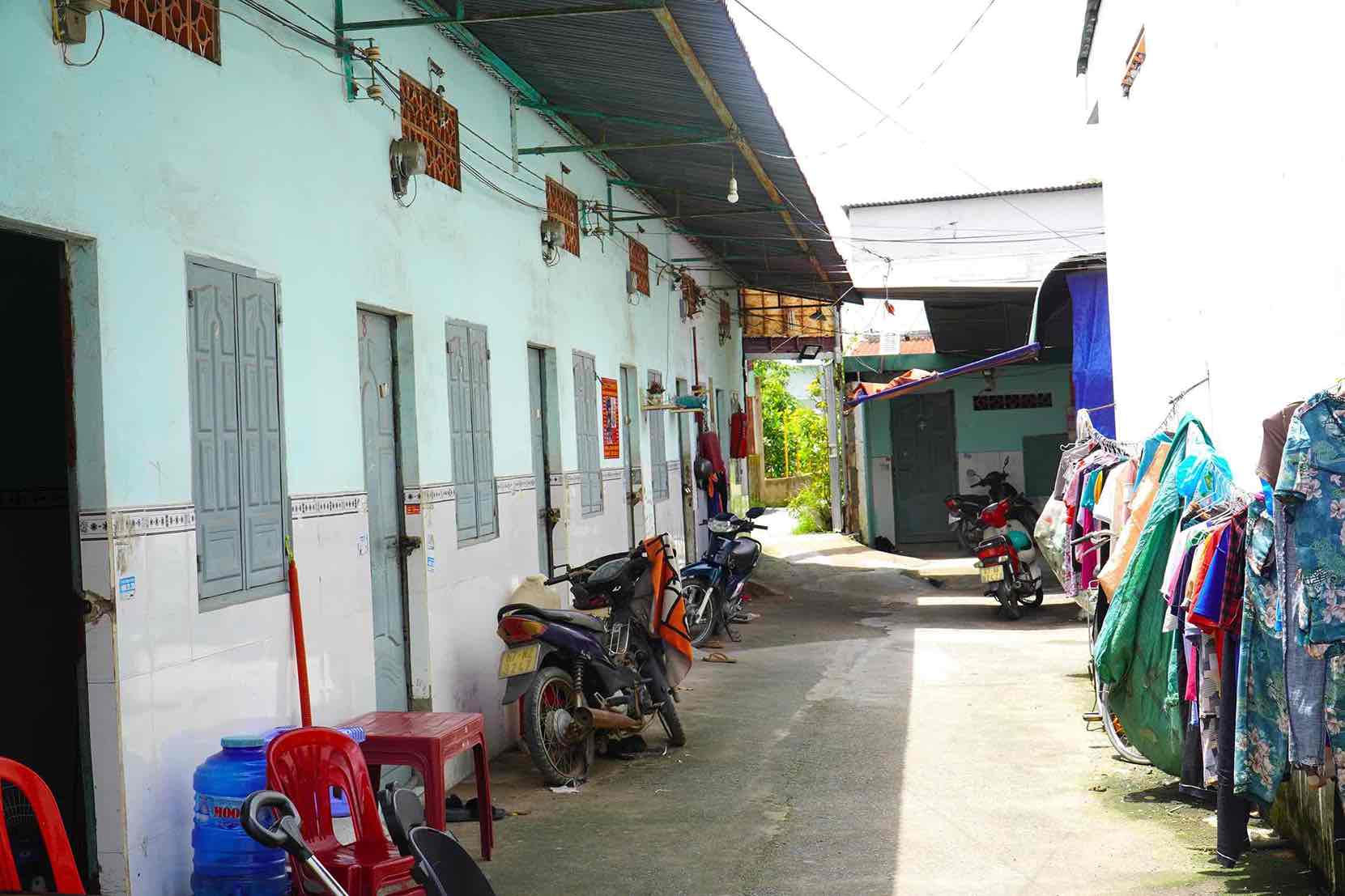 Khu nhà trọ công nhân thiếu nước sạch tại xã Thạnh Phú, huyện Vĩnh Cửu, tỉnh Đồng Nai. Ảnh: HAC