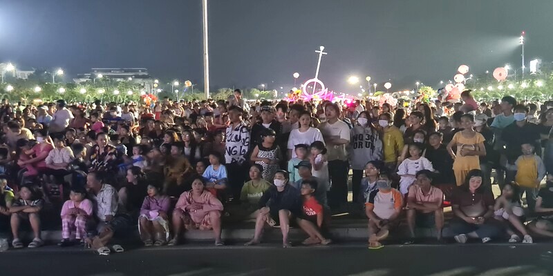 Nguoi dan Bac Lieu chao nam moi 2025. Anh: Nhat Ho