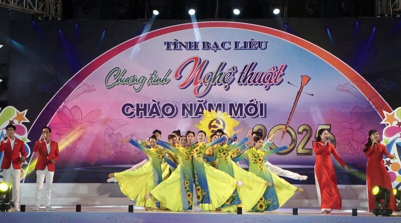 Chuong trinh van nghe chao nam moi tai Bac Lieu. Anh:Nhat Ho