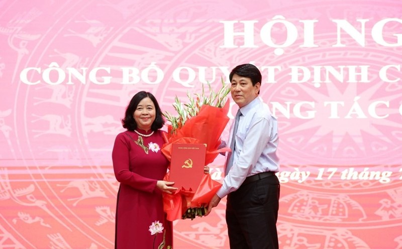 The Politburo has assigned and appointed Ms. Bui Thi Minh Hoai, Politburo member and Head of the Central Commission for Mass Mobilization, to join the Executive Committee and Standing Committee, holding the position of Secretary of the Hanoi Party Committee. Photo: Viet Thanh