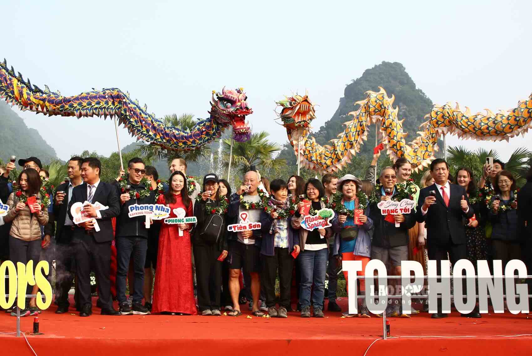 68 tourists came to Phong Nha - Ke Bang to welcome the new year 2025. Photo: CONG SANG