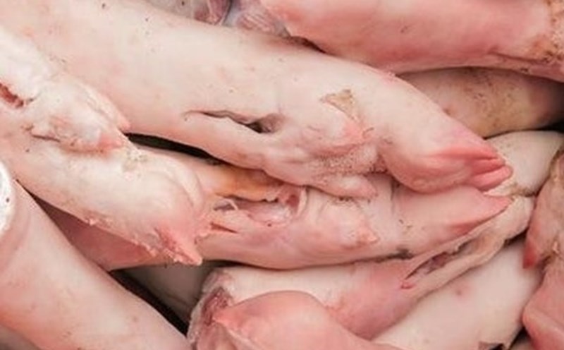Pig's trotters are an effective source of collagen, but care must be taken when preparing them to avoid weight gain. Photo: Kieu Vu