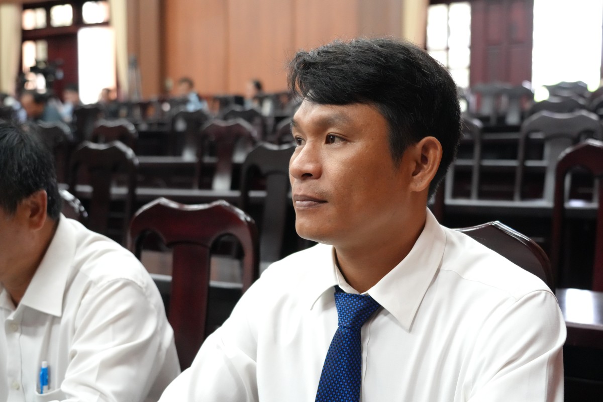 Mr. Le Minh Quan was appointed as Chairman of the Long Dat District Labor Federation. Photo: Thanh An