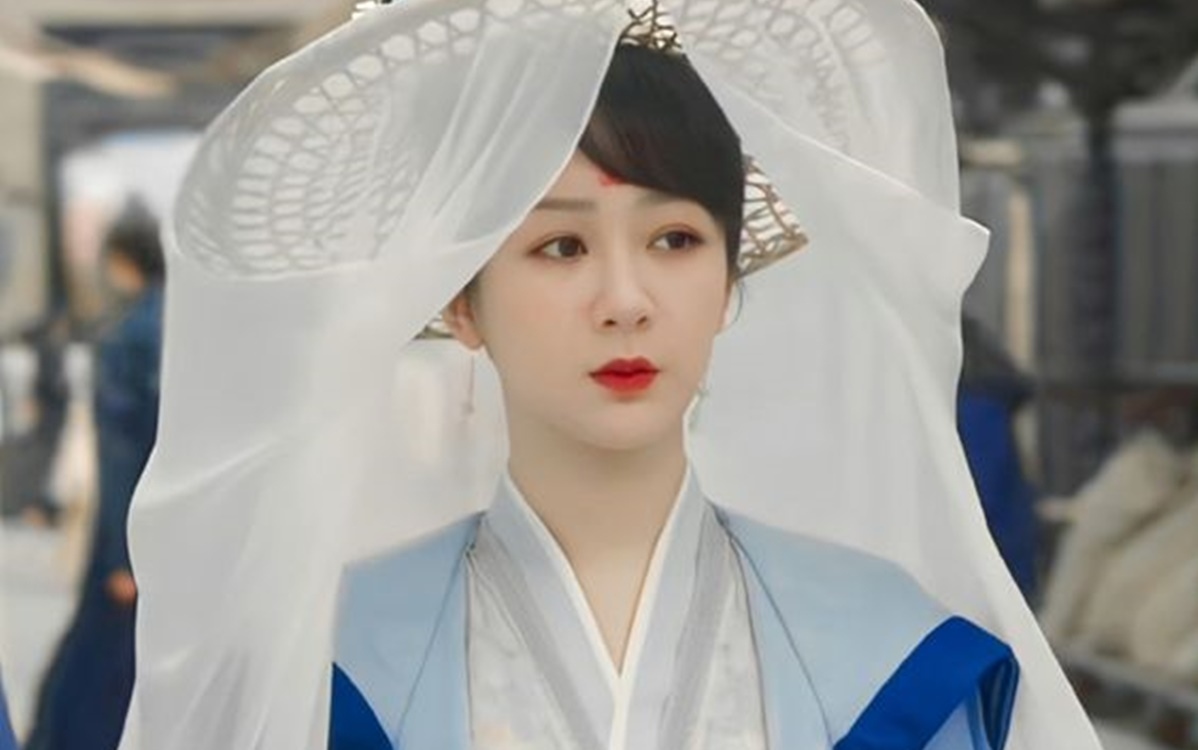 Duong Tu plays the role of Quoc Sac Phuong Hoa. Photo: Producer.