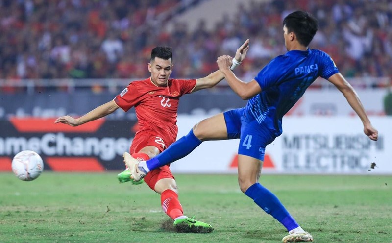 Tien Linh and his teammates have the opportunity to defeat Thailand in the final of the ASEAN Cup 2024 to win the regional championship for the third time. Photo: Minh Dan