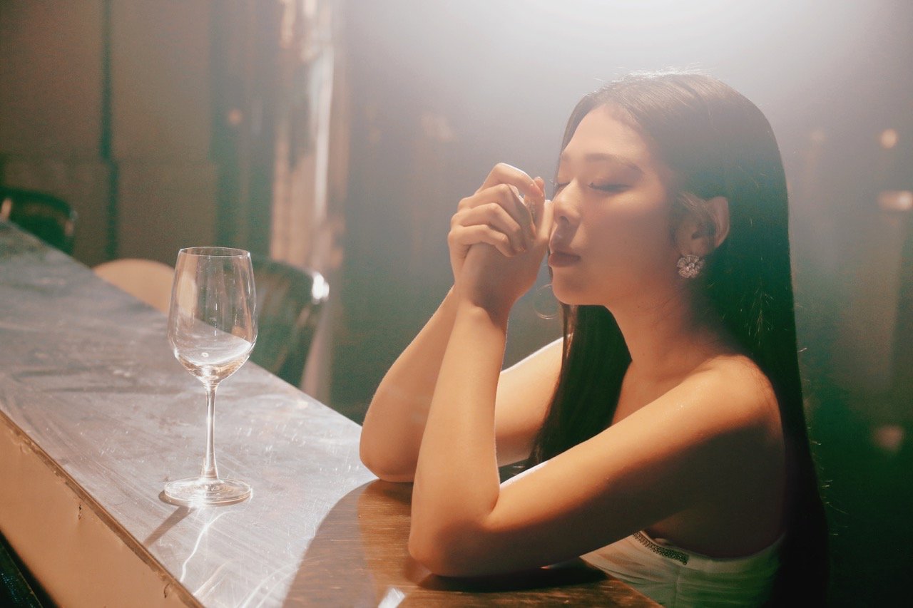 Singer Kieu Oanh returns with a new song. Photo: Artist provided.