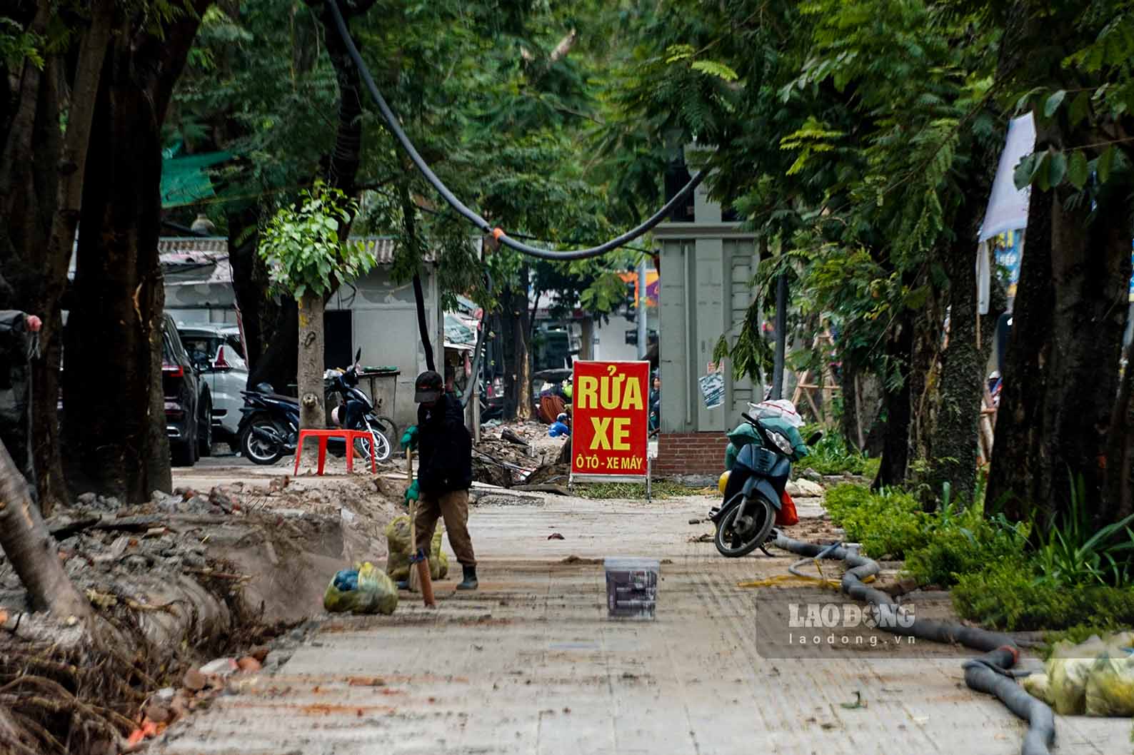 Ve tien do du kien, ong Nguyen Van Tuan - Pho truong Phong Nghiep vu du an 1 (Ban Quan ly du an dau tu xay dung quan Hai Ba Trung) thong tin, don vi phan dau hoan thanh du an truoc le Ong Cong Ong Tao (23 thang Chap) kip thoi phuc vu nhan dan don Tet Nguyen dan At Ty.