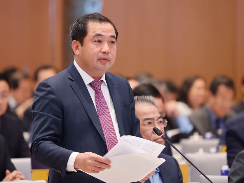 Hai Duong Provincial Party Secretary Tran Duc Thang informed about the arrangement and streamlining of the local apparatus. Photo: VGP