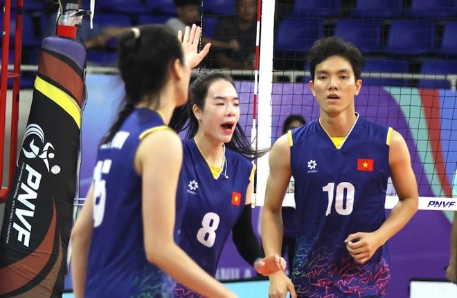 Bich Tuyen (No. 10) hopes to contribute to the Vietnamese women's volleyball team in tournaments in 2025. Photo: AVC