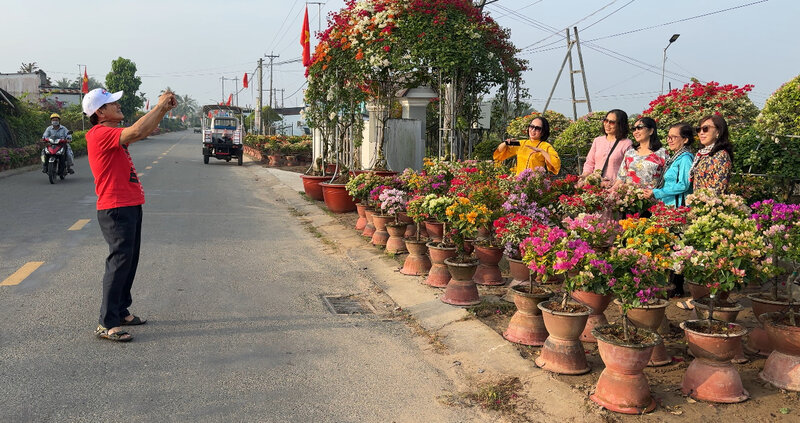 Cho Lach Flower Street will be longer in the future. Photo: Hoang Loc