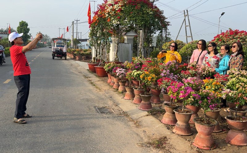 Cho Lach Flower Street will be longer in the future. Photo: Hoang Loc