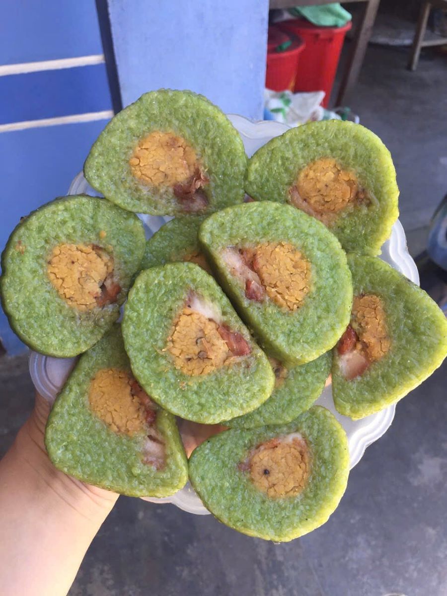 Moi chiec banh deu duoc cham chut ki luong, de khi den tay khach hang, banh khong chi ngon ma con dep mat. Anh: Thanh Huyen