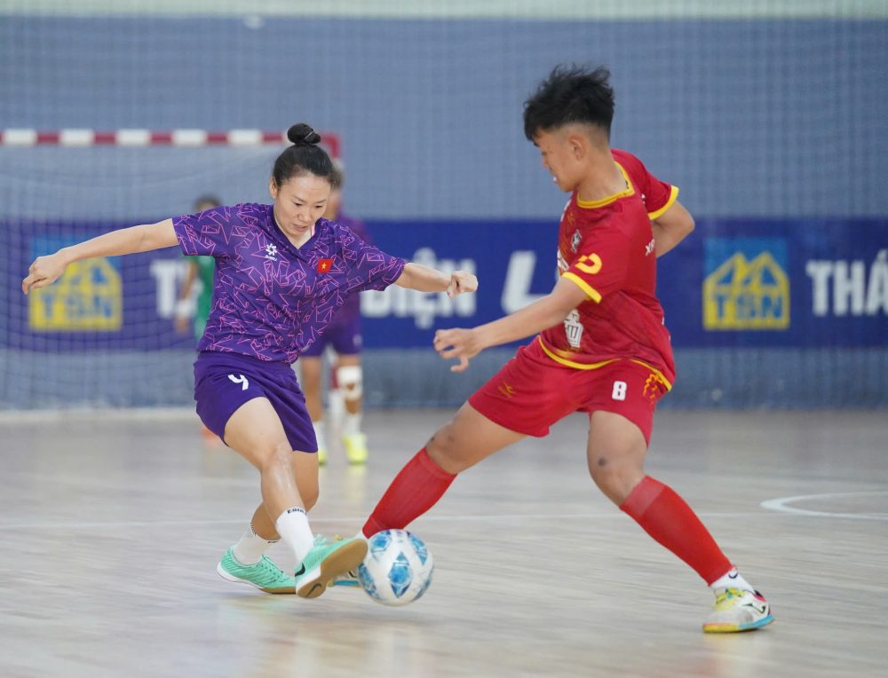 Vietnam women's futsal team actively practices to prepare for the 2025 Asian futsal qualifying round. Photo: VFF