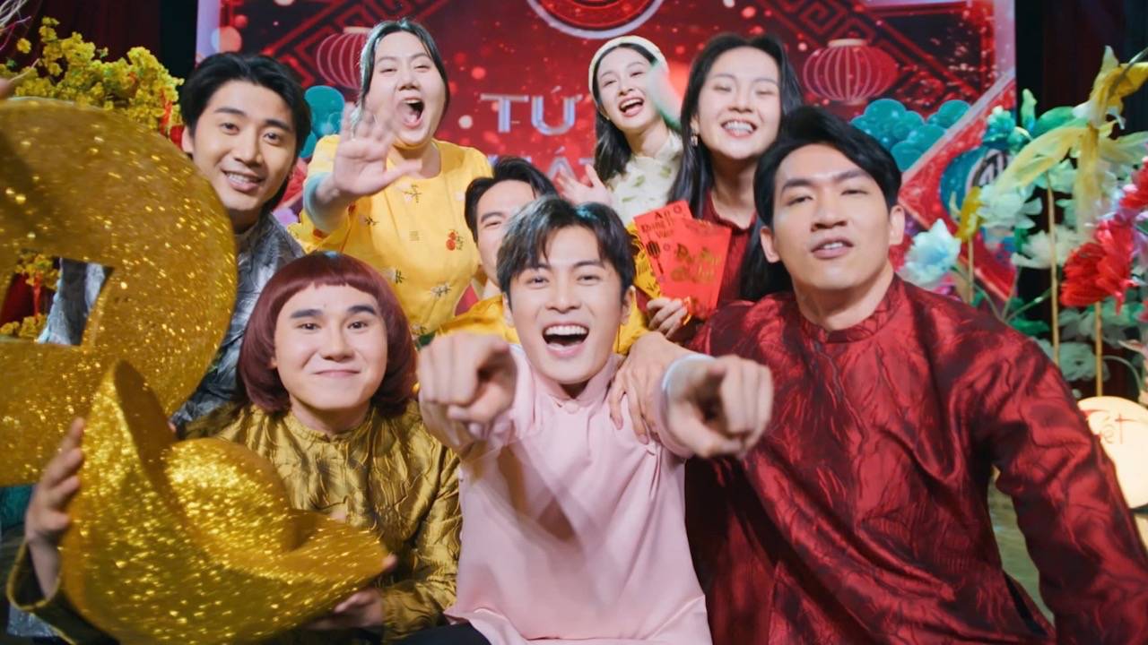 The cast of the Tet movie "Tu Hai Phat Tai". Photo: Producer