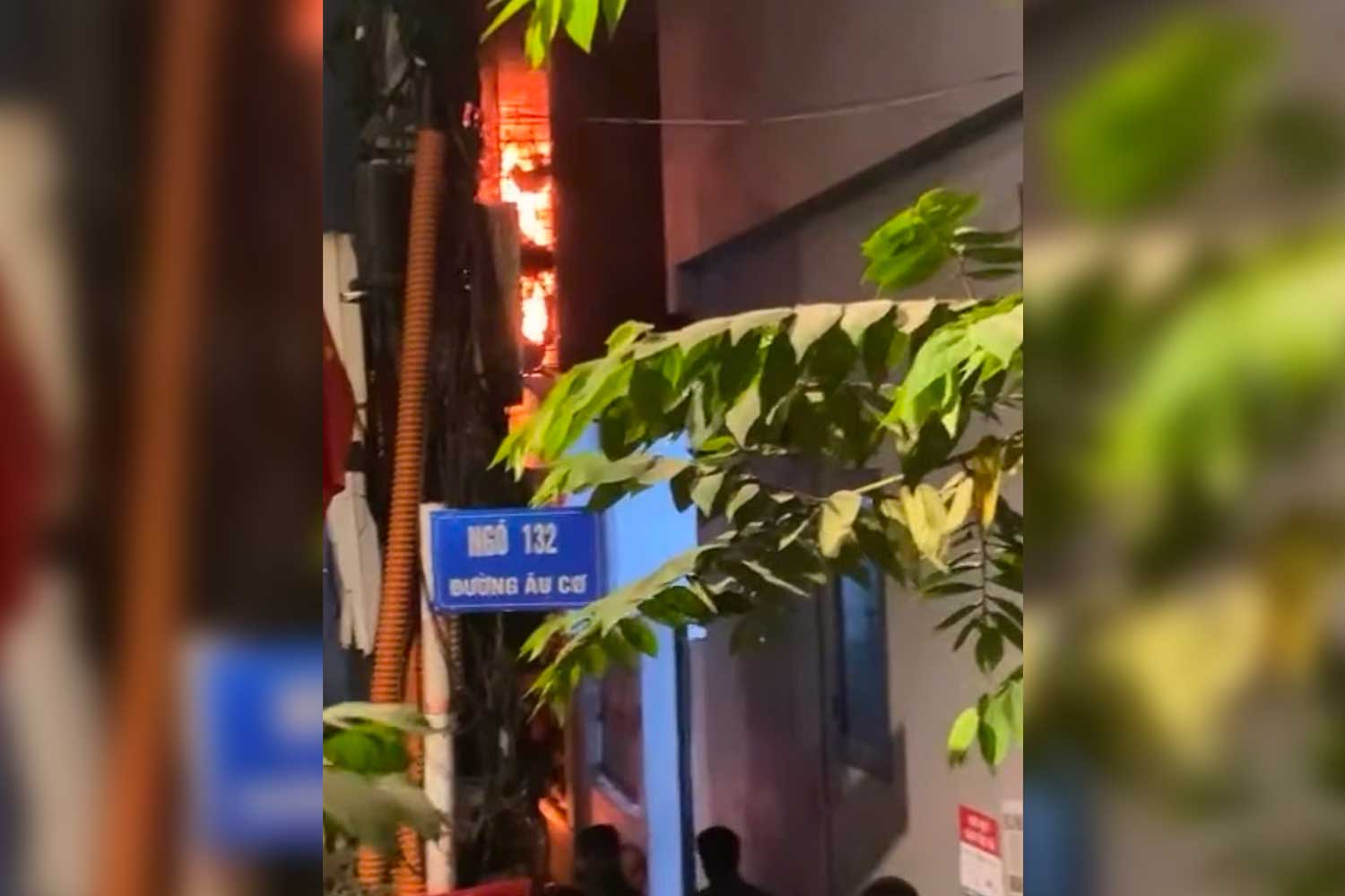 House fire in Tay Ho district, Hanoi. Photo: Tran Dino