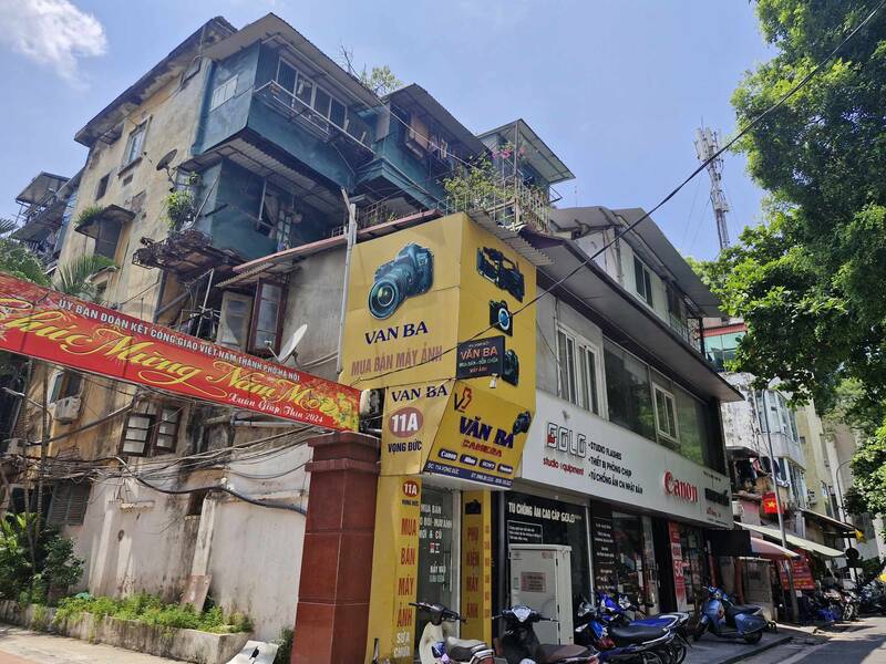 A corner of the Vong Duc apartment building (Hoan Kiem district, Hanoi). Photo: Thu Giang