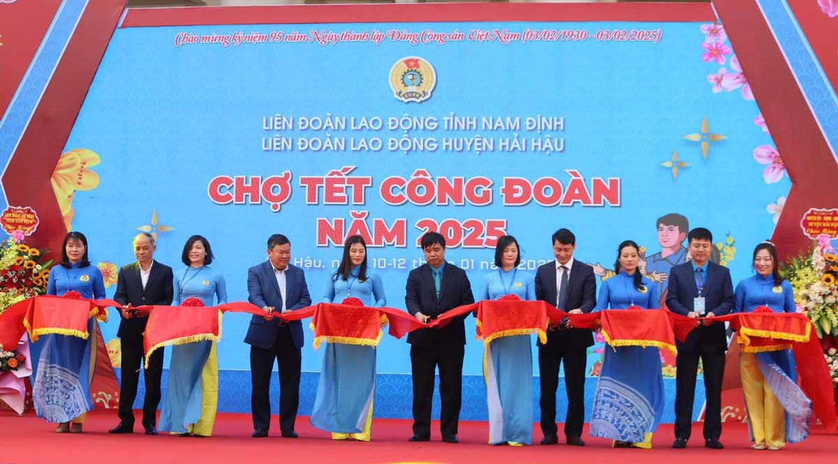 Khai mạc Chợ Tết Công đoàn năm 2025 tại huyện Hải Hậu. Ảnh: LĐLĐ tỉnh Nam Định