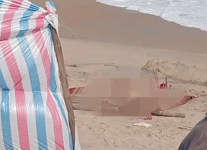 The body was discovered by locals. Photo: Quang Dan.