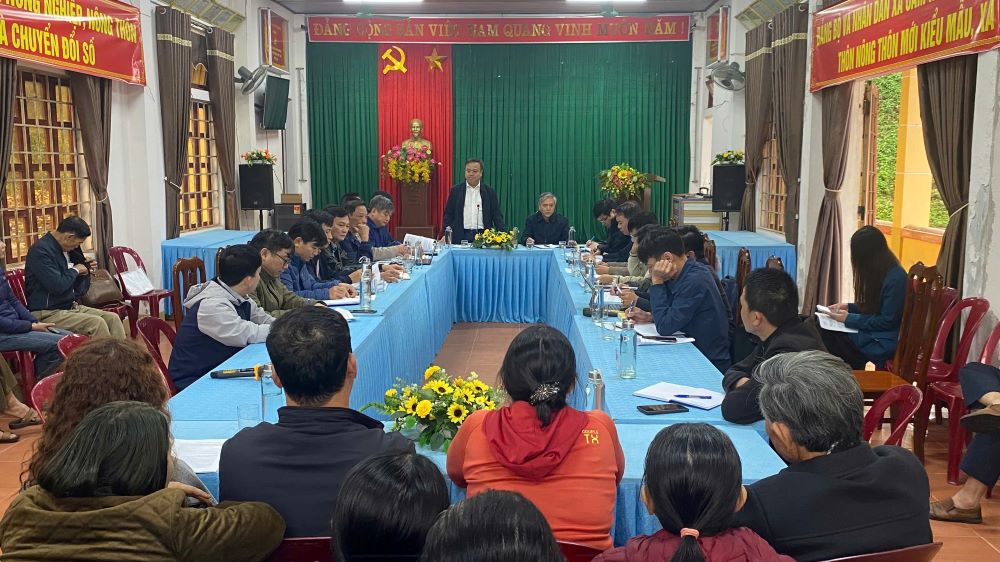 Quang Tri provincial leaders held a meeting to resolve problems related to site clearance for the construction of the expressway overpass. Photo: H.Nguyen