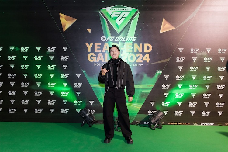 Streamer Cris Phan hao hung truoc su kien. Anh: EAS