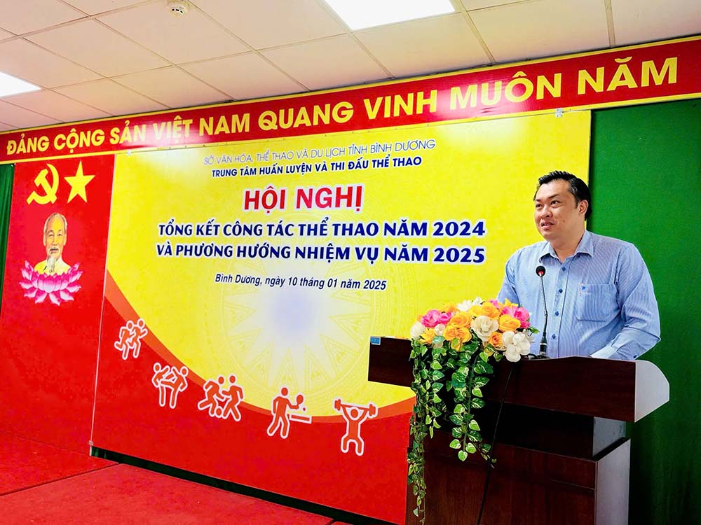 Ong Cao Van Chong phat bieu tai hoi nghi. Anh: So VHTTDL Binh Duong